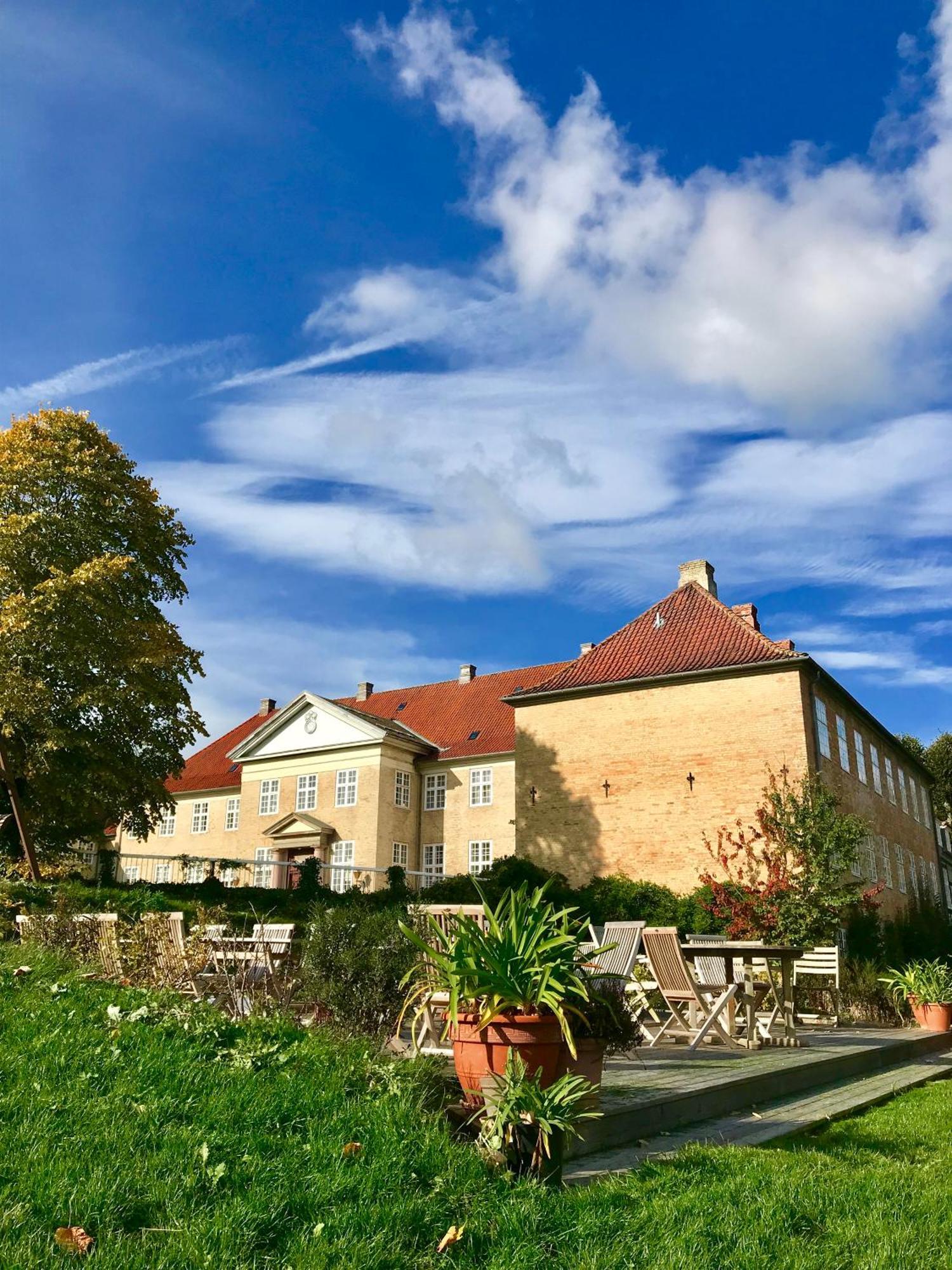 Skjoldenaesholm Slot Hotel Jystrup Exterior photo